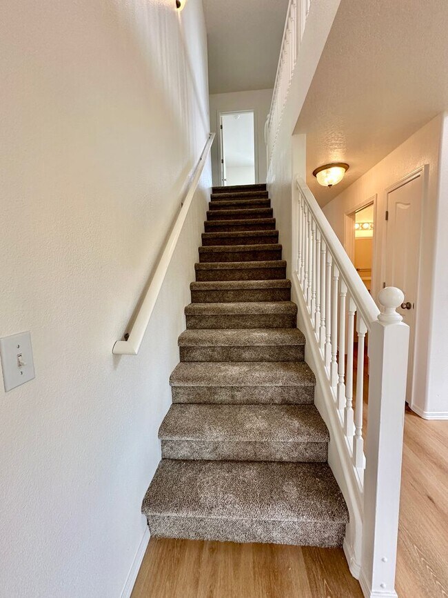 Building Photo - Newly Renovated Expansive Multi story 4 be...