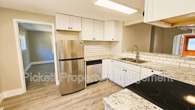 Building Photo - 1604 Jacobsen Blvd
