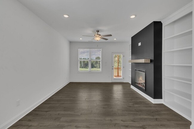 Building Photo - **Beautiful New Construction Home in Zebulon**