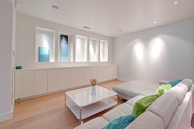 Building Photo - 39 River Hollow Ln