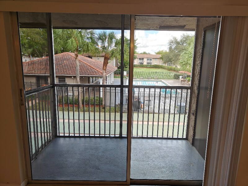 Building Photo - 8770 Royal Palm Blvd