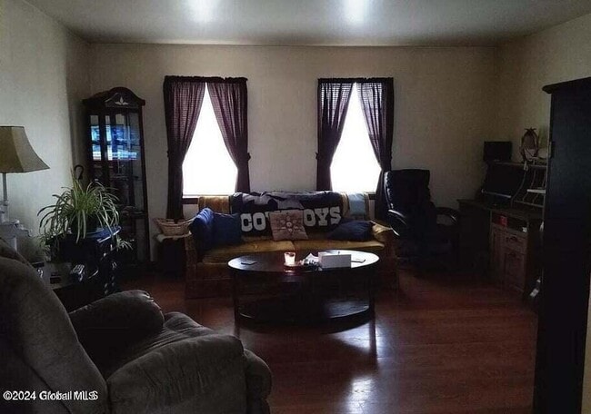 Building Photo - 24 Vosburgh Rd