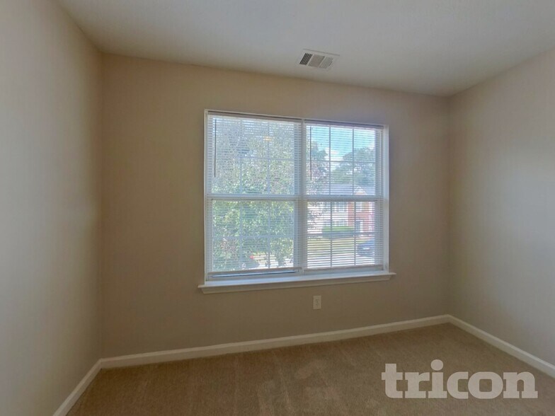 Building Photo - 1047 Winterglen Way