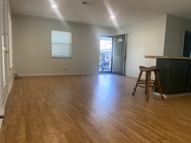 Building Photo - Casita 236