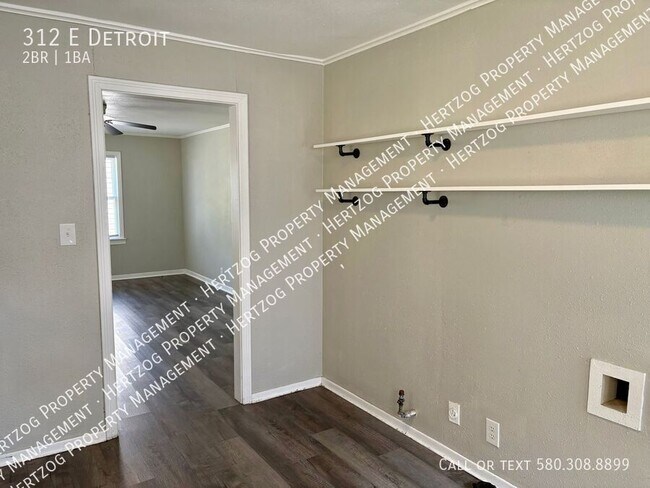 Building Photo - 312 E Detroit-
