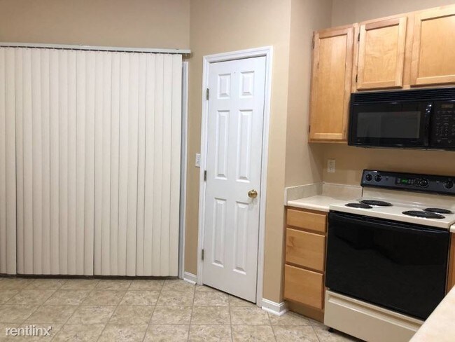 Building Photo - 7576 Mansion Cir