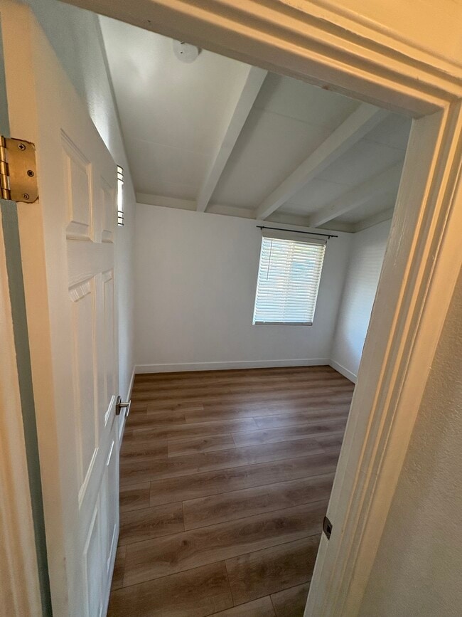 Building Photo - 2103 Avalon Ave