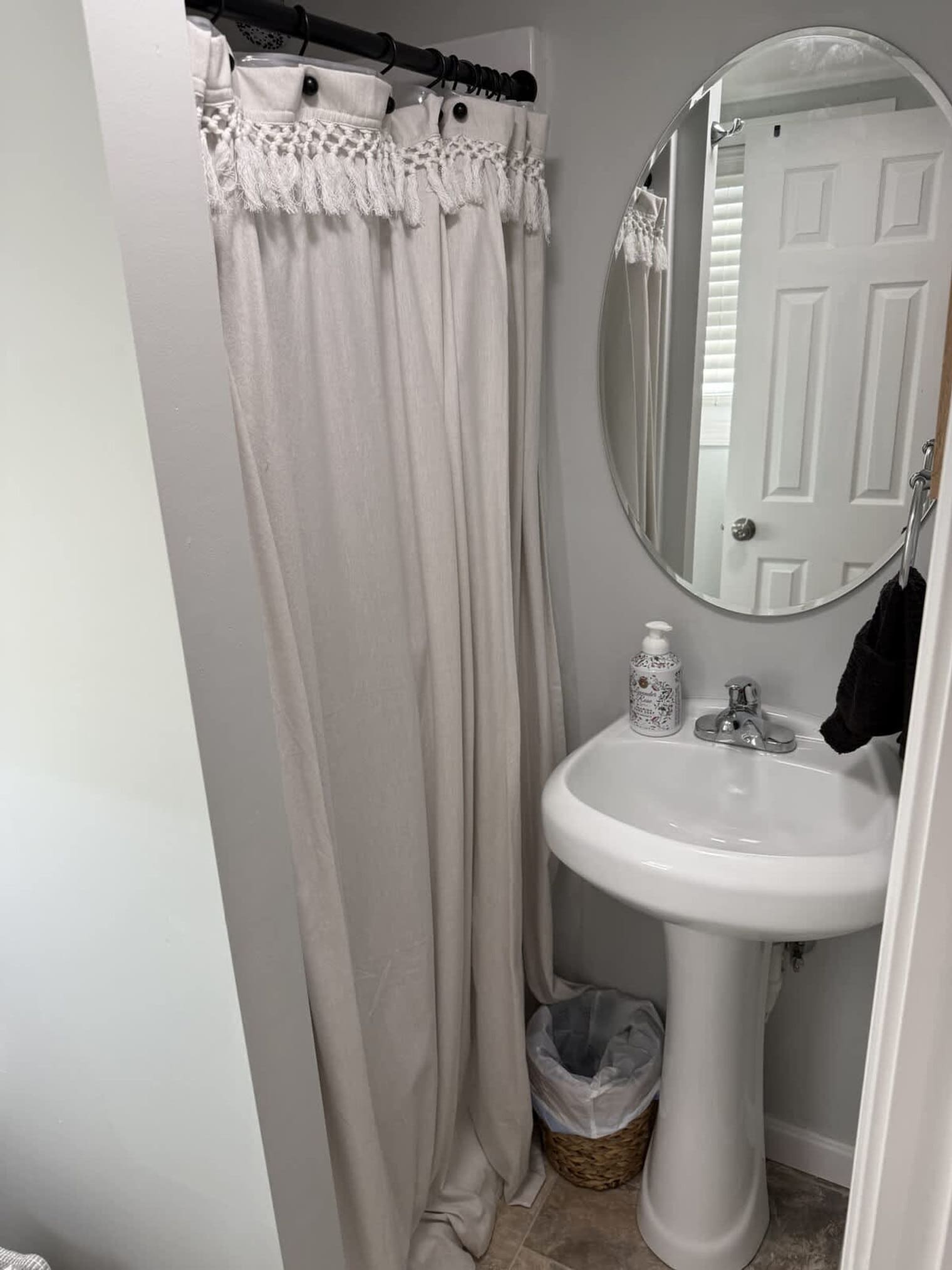 Building Photo - 4 Auburn Ave Ext