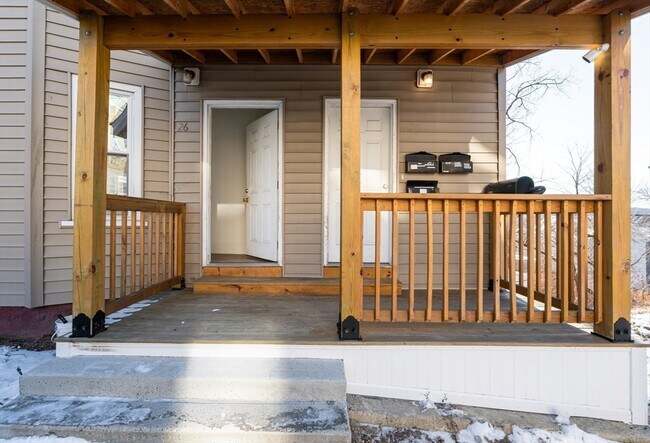 Building Photo - 26 Wilson St