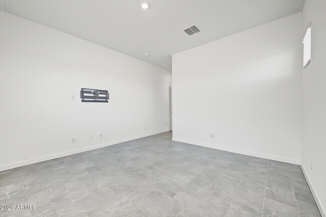 Building Photo - 9654 W Mitchell Dr
