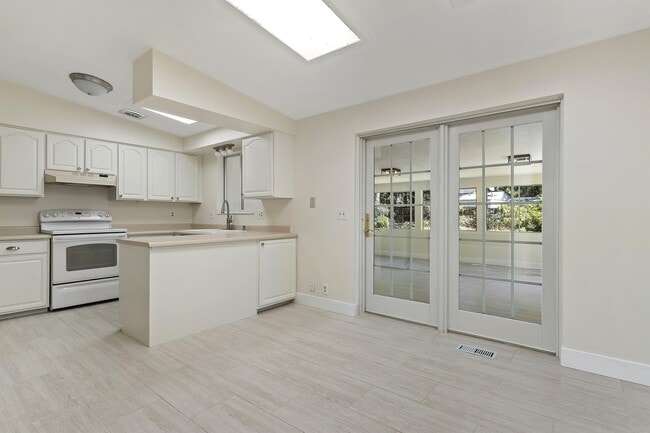 Building Photo - 7841 Da Vinci Dr