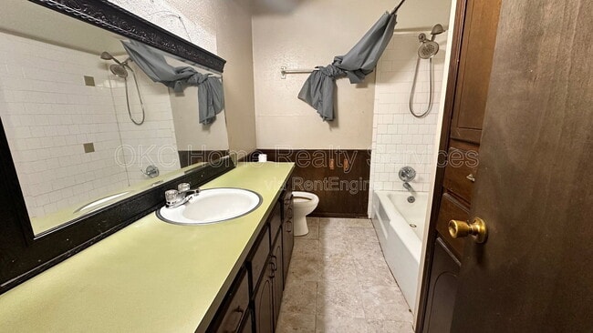 Building Photo - 915 Delmar Cir
