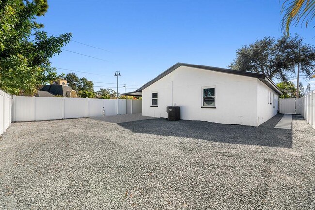 Building Photo - 10187 122nd Ave N