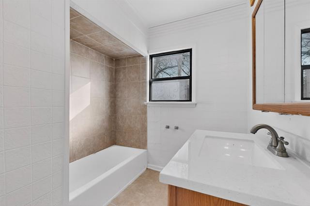 Building Photo - 1108 Winters St