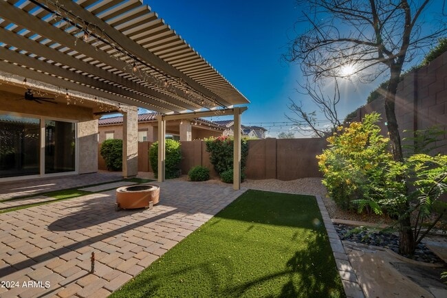 Building Photo - 3258 E Tina Dr