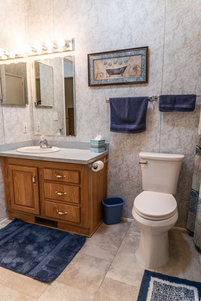 Building Photo - Cozy & Bright Manufactured Home in Fortuna...