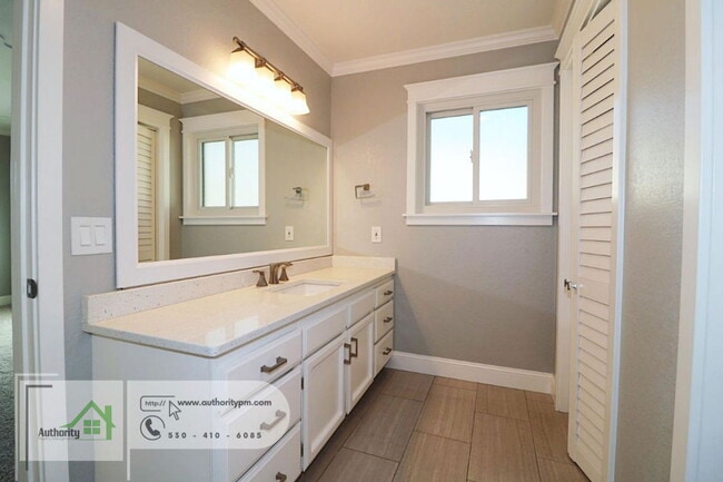Building Photo - 251 Kamp Way