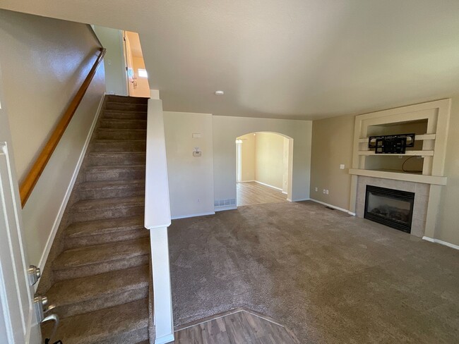 Building Photo - 3 Bedroom Home Available Near Milton E Pro...