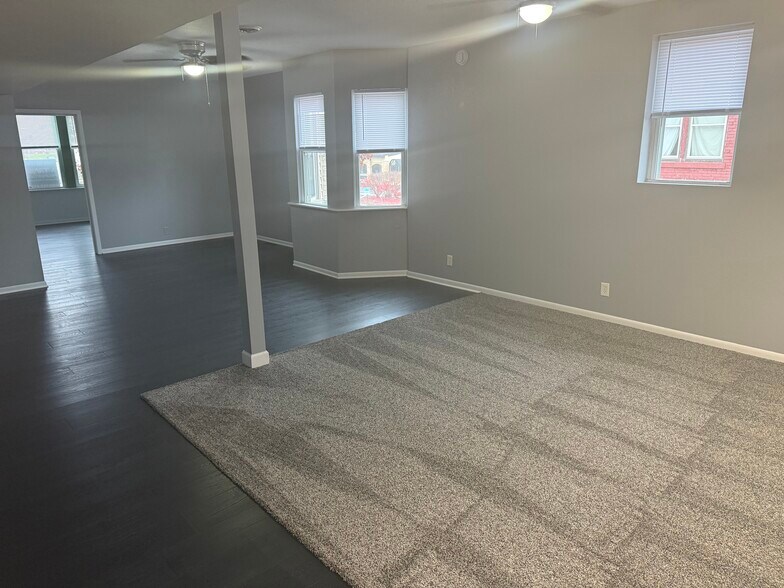 Building Photo - 524 E Grand Ave