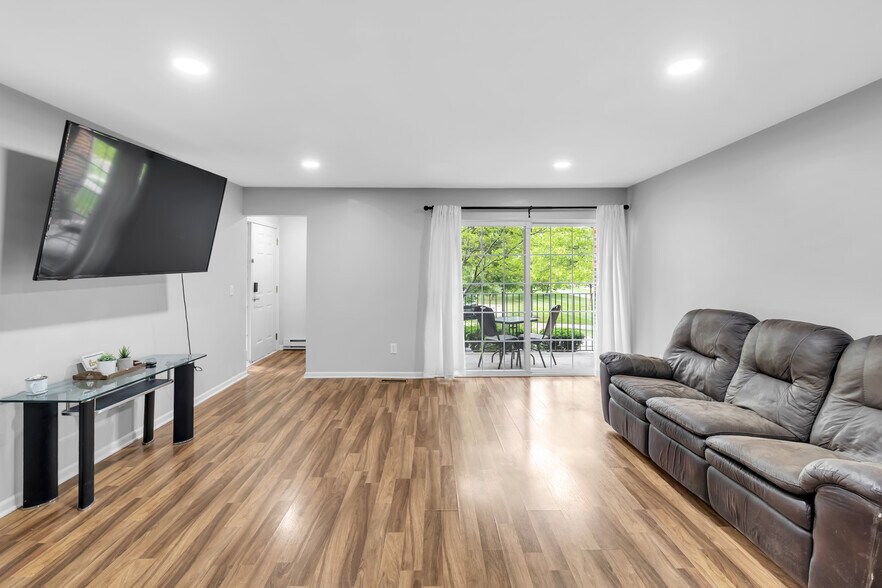 Building Photo - 2934 Signature Blvd