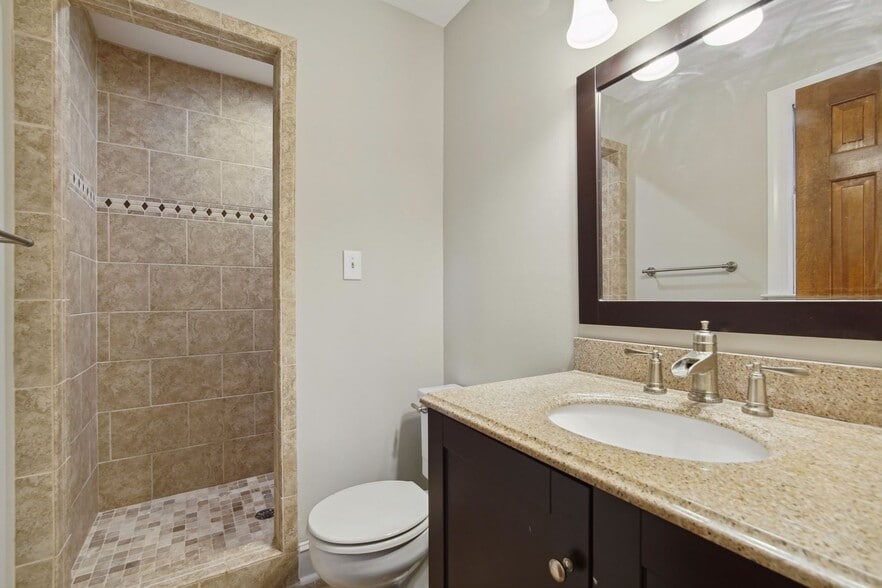 Building Photo - 7445 Deer Track Dr