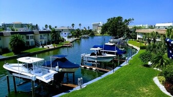 Building Photo - 11650 Capri Cir S