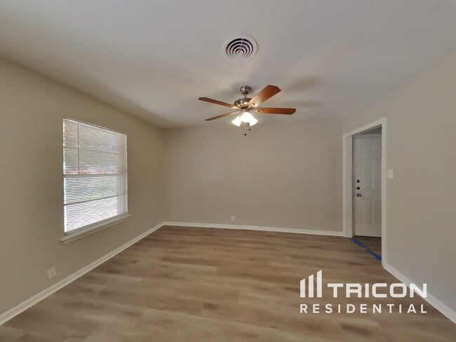 Building Photo - 1506 Viewridge Dr
