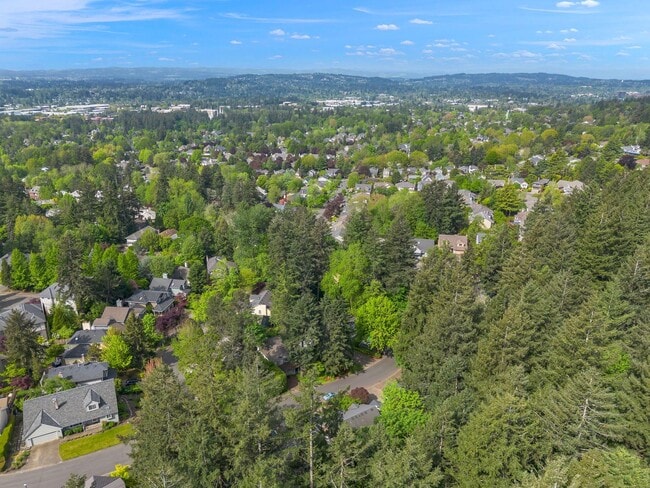 Building Photo - Private Retreat Backing to Trails in the Heart of Lake Oswego
