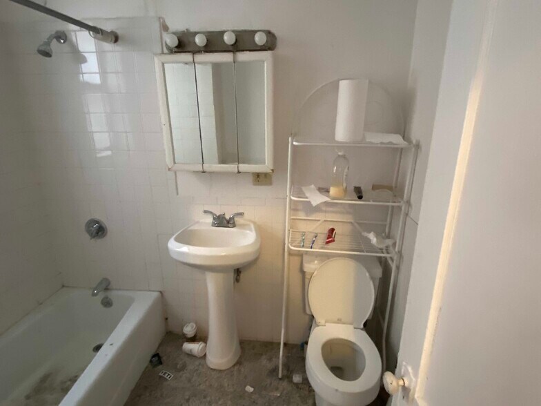 Building Photo - 1254 Commonwealth Ave