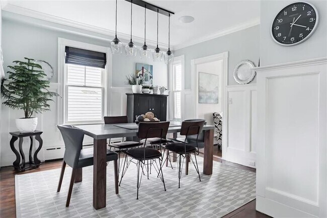 Building Photo - 16 Carroll Ave