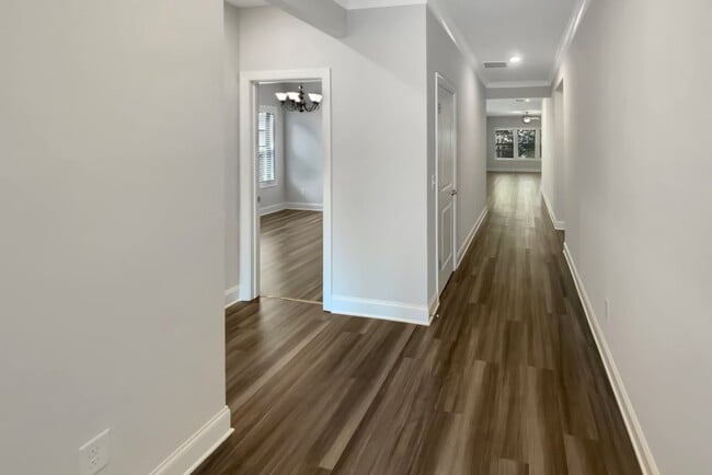 Building Photo - 106 Hickory Run