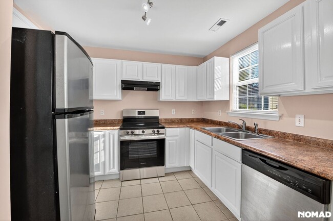 Building Photo - 5205 Carriage Pine Dr