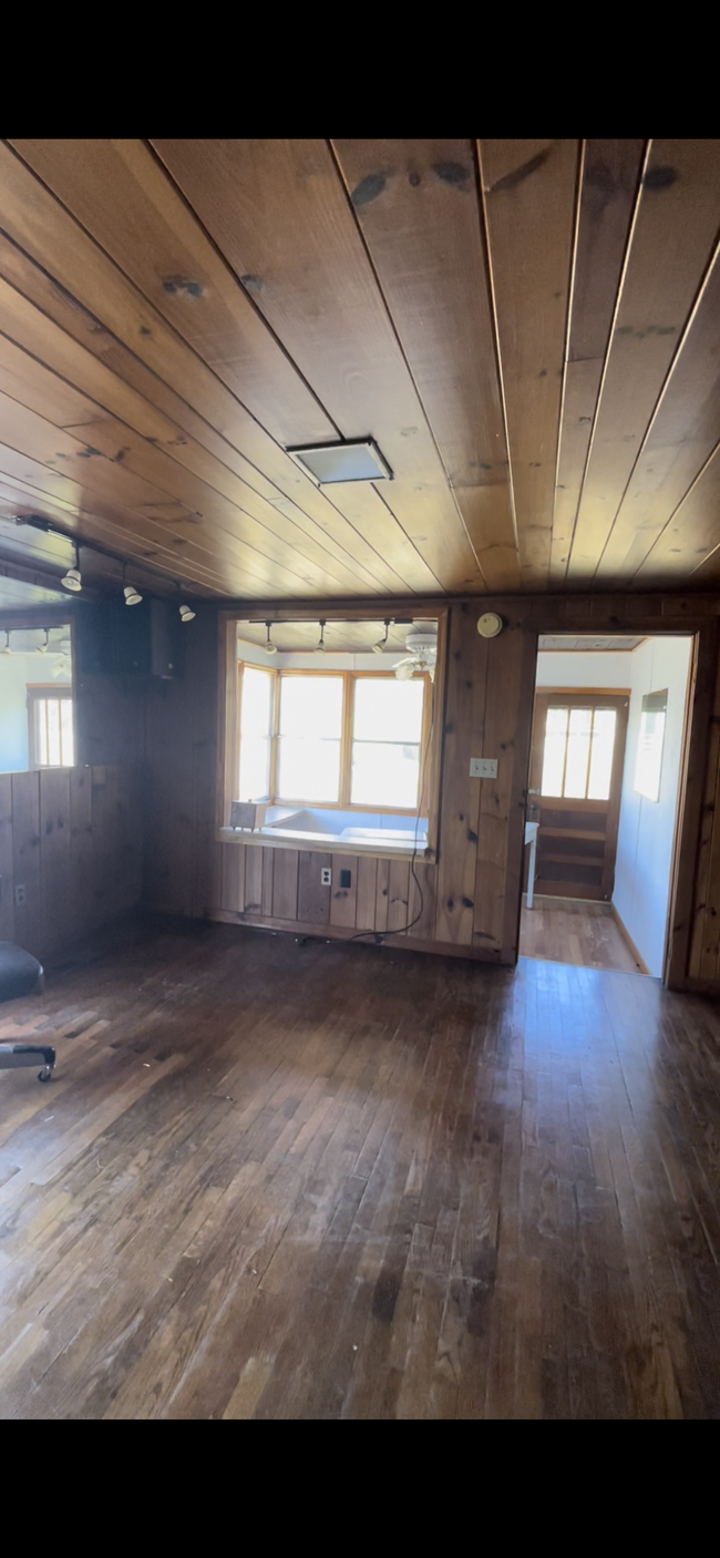 Building Photo - 209 Cedar Crest Ln