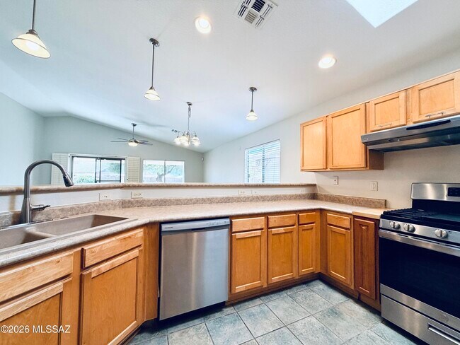 Building Photo - 2875 W Simplicity Dr
