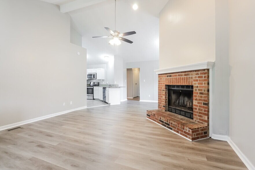 Building Photo - 5722 Pilgrim Dr