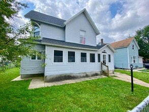 Building Photo - 434 Crawford St SE