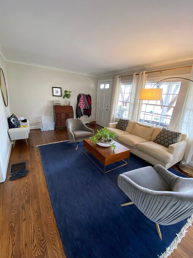 Front Room - 1427 Melrose Pl