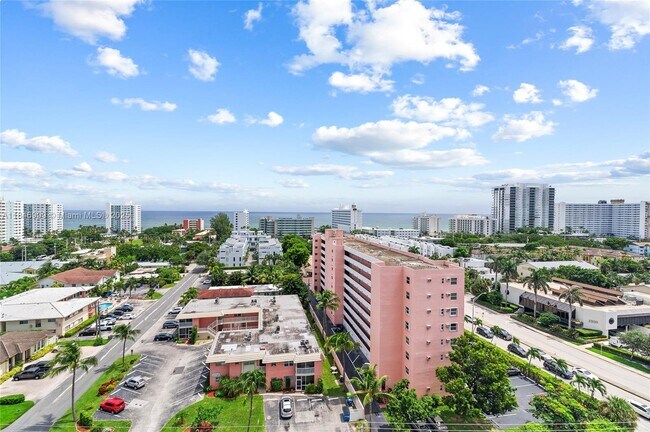 Building Photo - 1401 N Riverside Dr