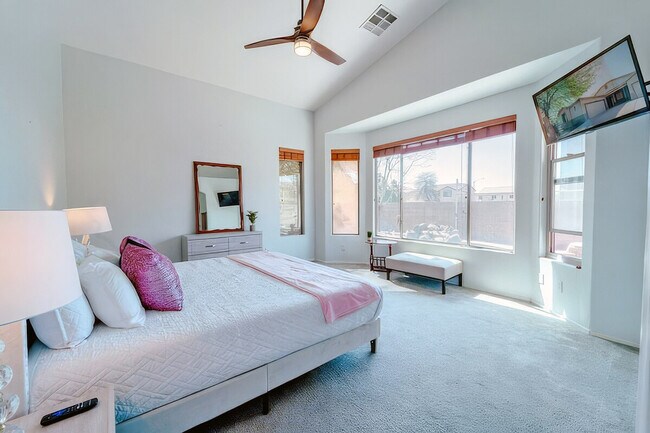 Building Photo - 1549 E Judi Pl