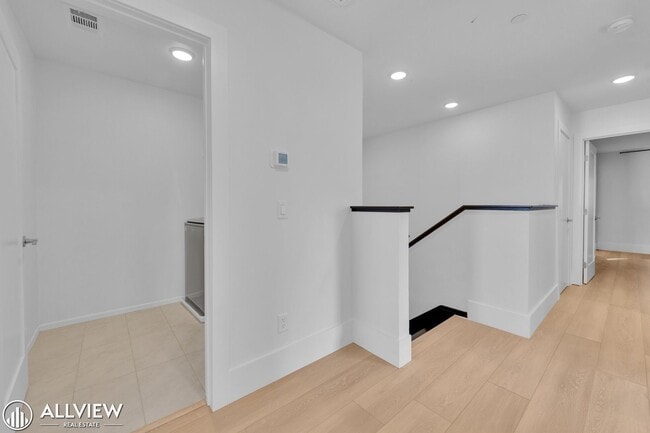 Building Photo - Bright 4-Bed, 2.5-Bath Home in Fallbrook’s Citro Community