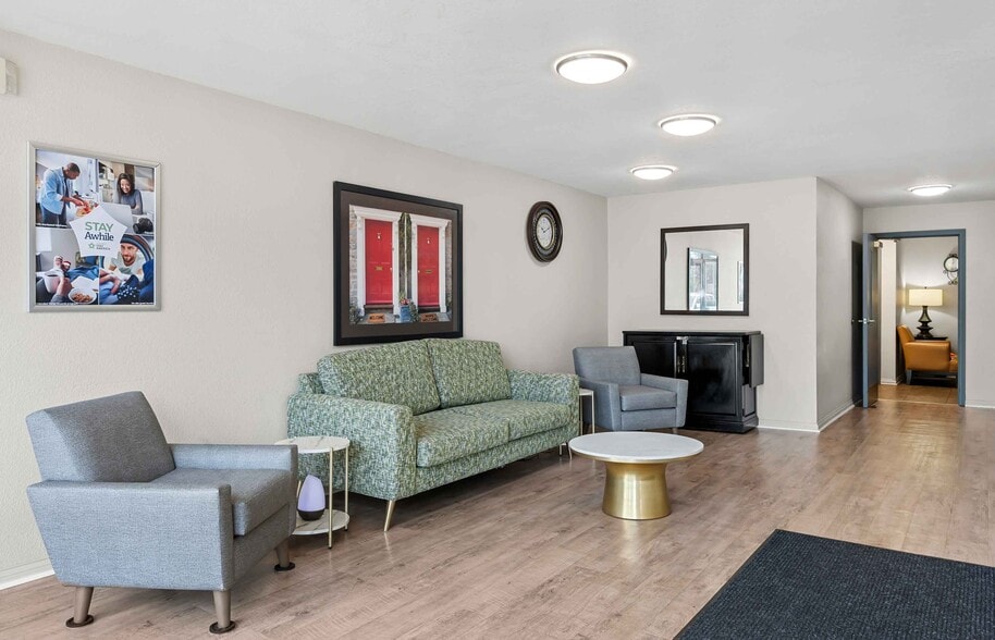 Building Photo - Furnished Studio-Fort Wayne - North