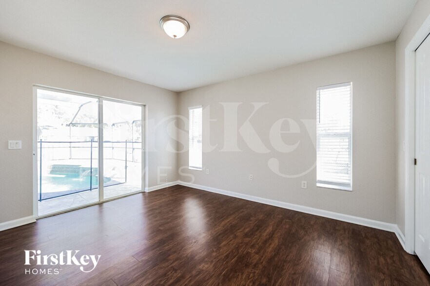 Building Photo - 3342 Cunliffe Rd