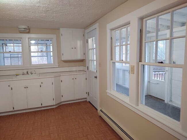 Building Photo - 38 Snow Rd