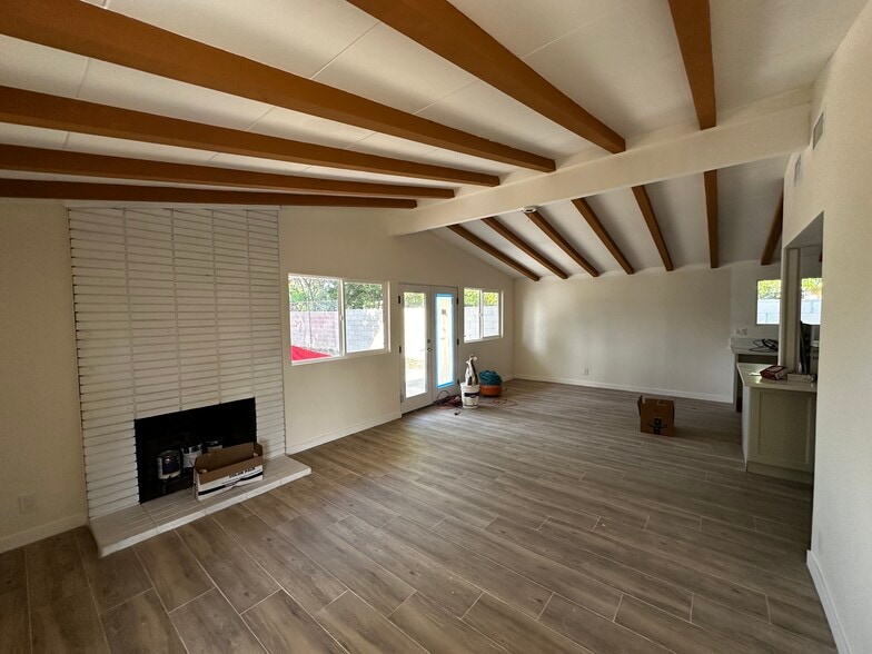 Building Photo - 20315 Hamlin St