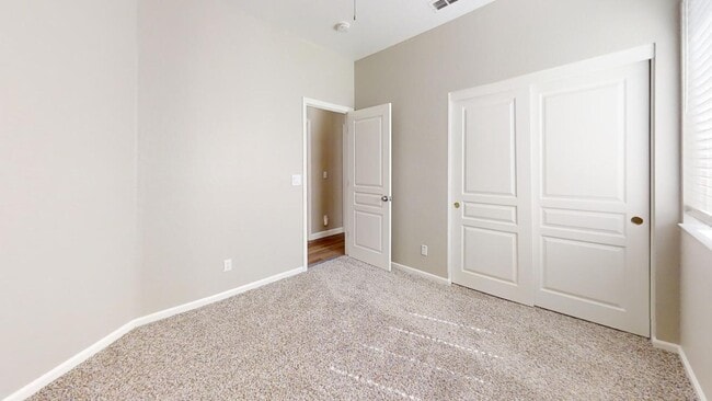 Building Photo - 3855 Saintsbury Dr