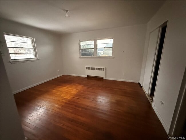 Building Photo - 46 Elmira St