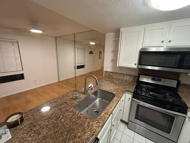 Building Photo - MOVE IN SPECIAL....$750.00 off with May, 2026 move in! Cozy condo in Shadowridge Community