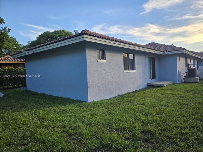Building Photo - 20137 SW 88th Ct