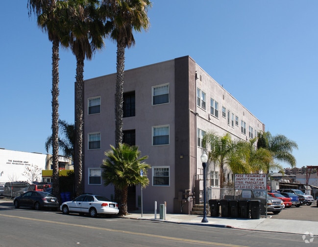 Primary Photo - Jade Apartments