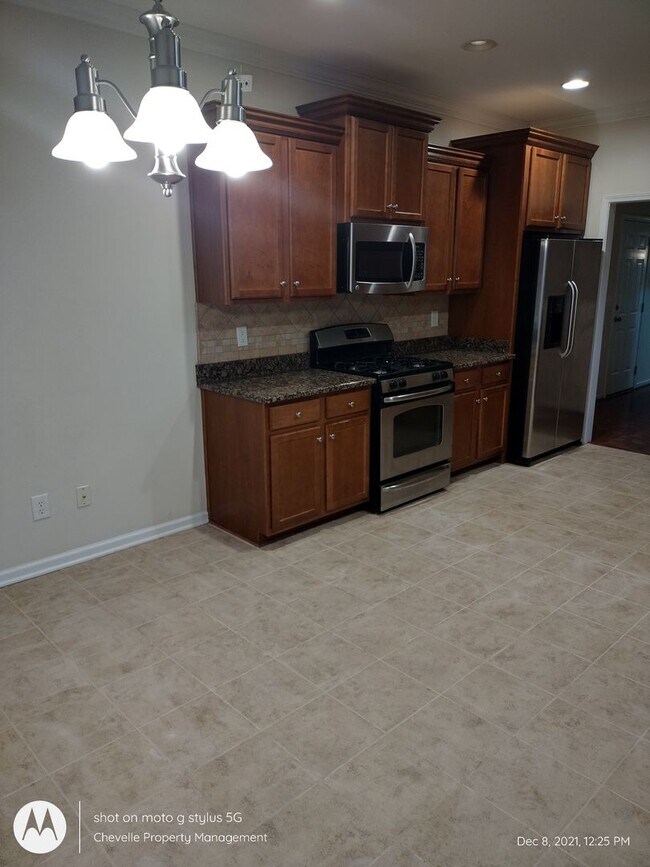 Building Photo - Beautiful 5 bedroom FOR RENT